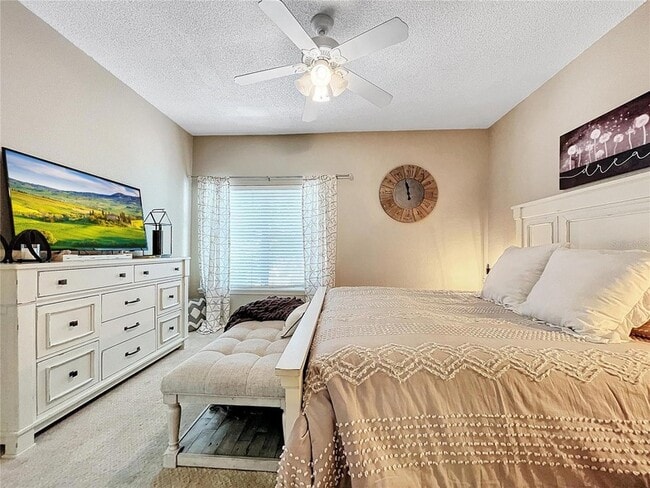 Building Photo - 704 Seagate Dr