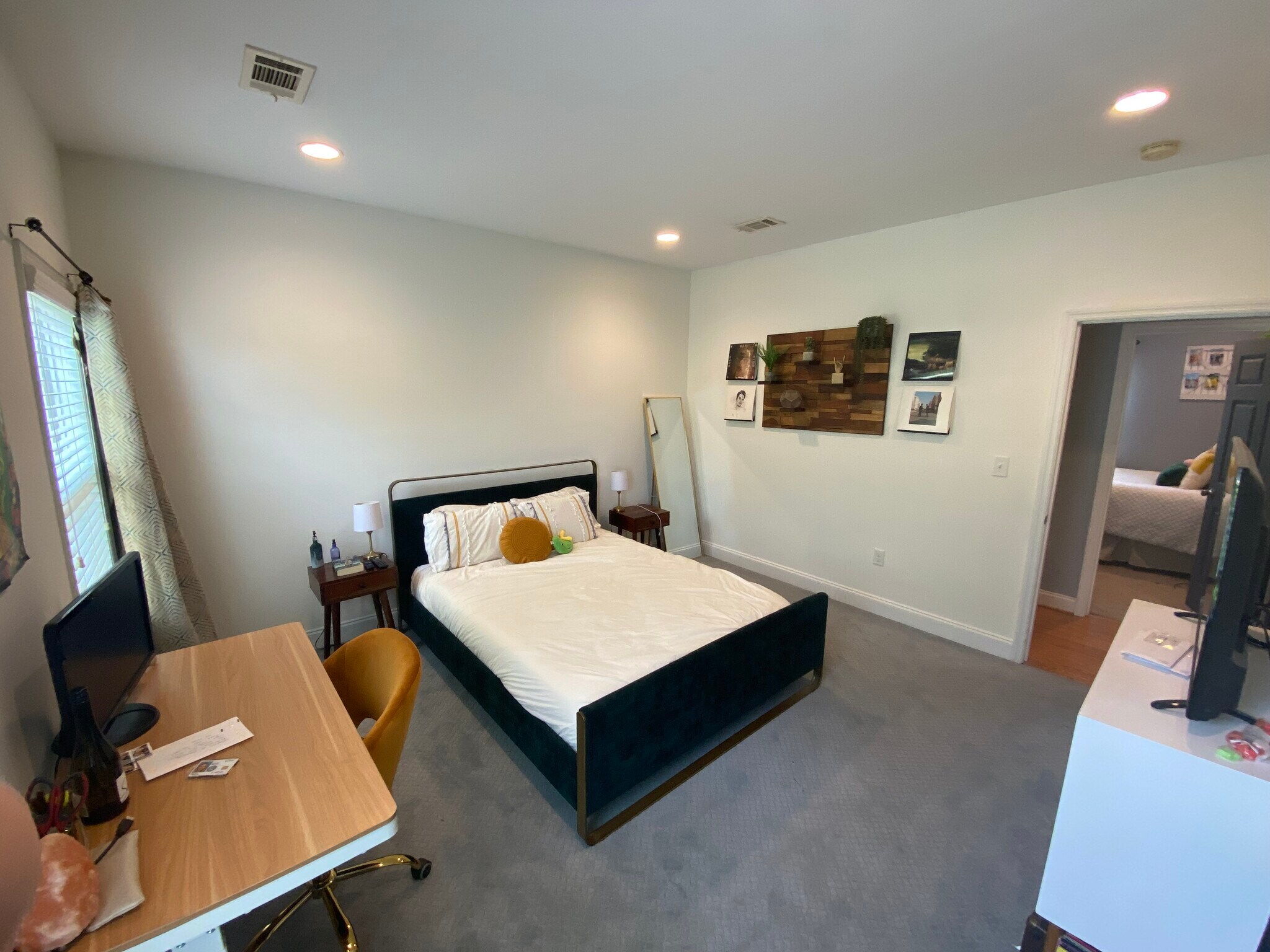 Building Photo - 1215 Pine St