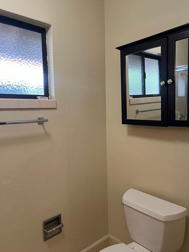 Building Photo - BEAUTIFULLY UPDATED 3 BEDROOM HOME!!