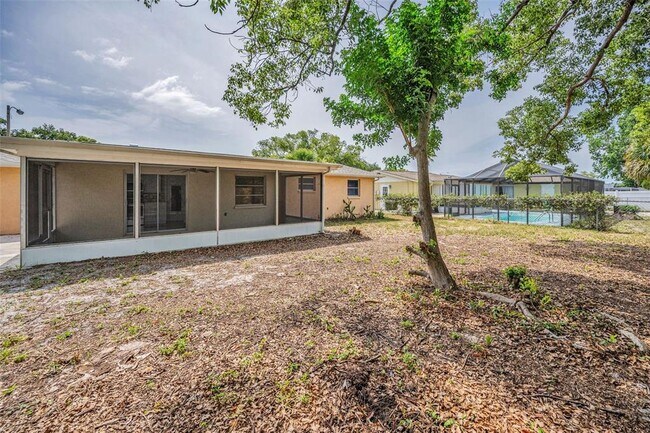 Building Photo - 9100 Lunar Ln