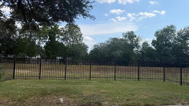 Building Photo - 12507 Newbrook Dr