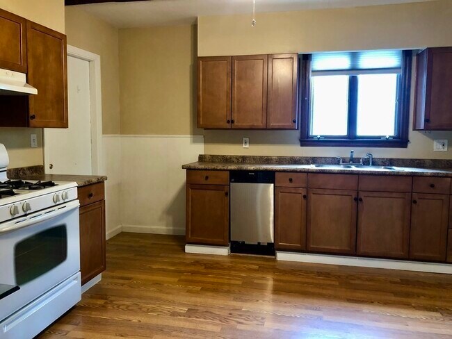 Building Photo - 55 Brown St