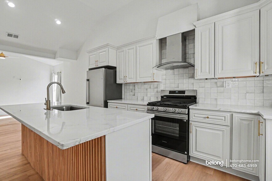 Building Photo - 1017 Sparks St SW