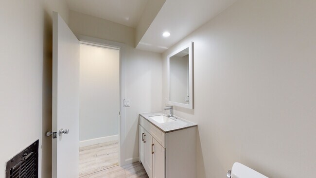 Building Photo - 730 S Serrano Ave