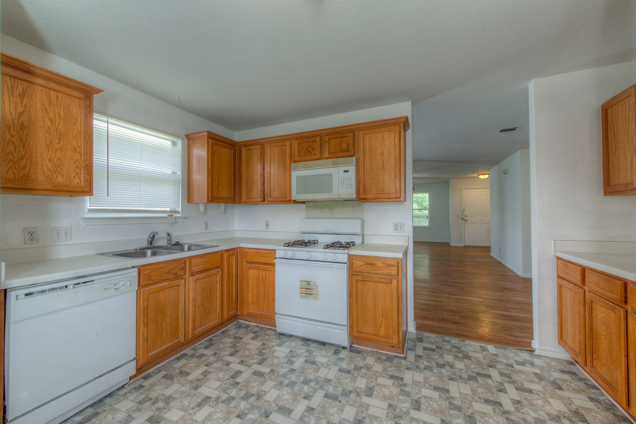 Building Photo - 8433 Alum Rock Dr