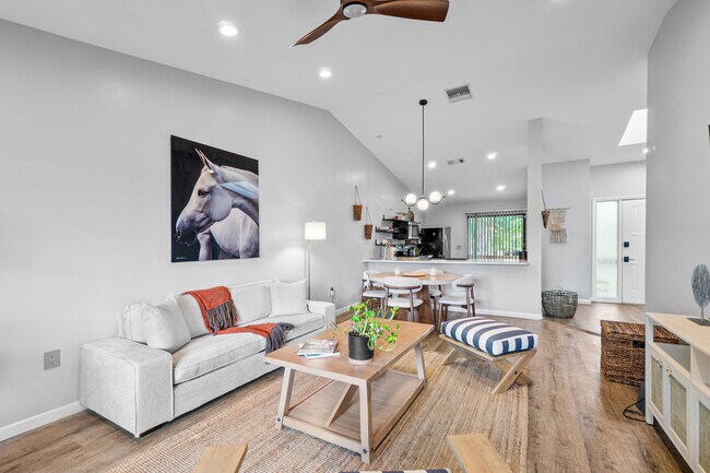 Building Photo - 12950 Dartford Trail