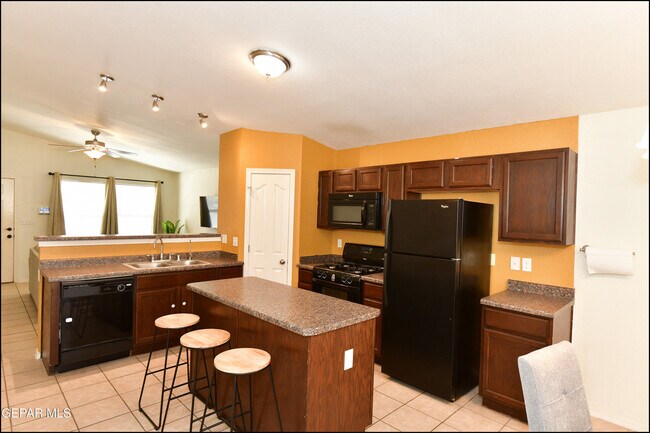 Building Photo - 10661 Canyon Sage Dr