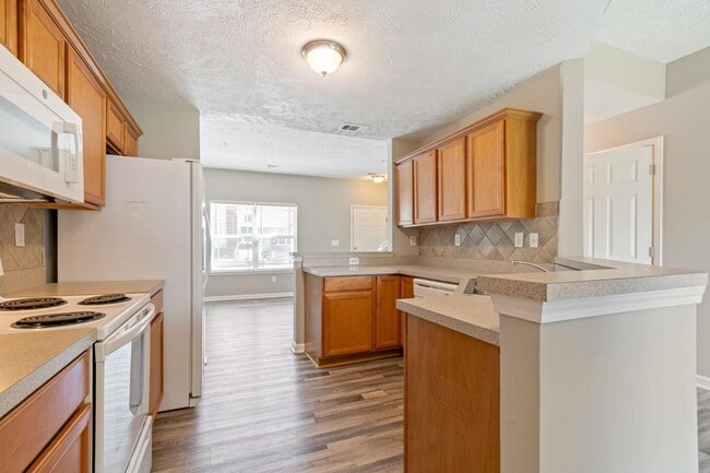 Building Photo - 1020 Somerset Springs Dr