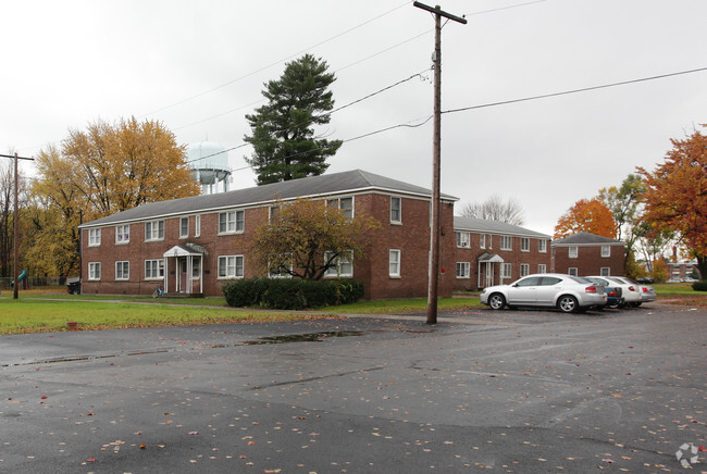 Primary Photo - Maple Pine Manor