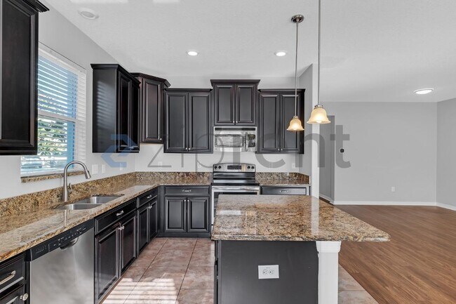 Building Photo - 16622 Myrtle Sand Dr