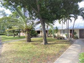 Building Photo - 1455 Holly Heights Dr