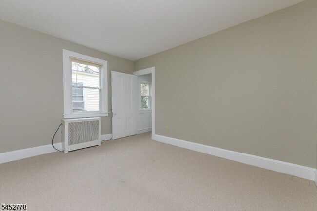 Building Photo - 11 Montague Pl