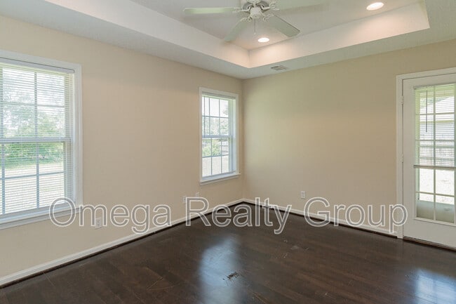 Building Photo - 13865 Roanoke Dr