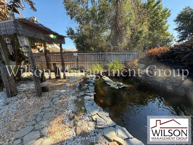 Building Photo - 1366 Valhalla St