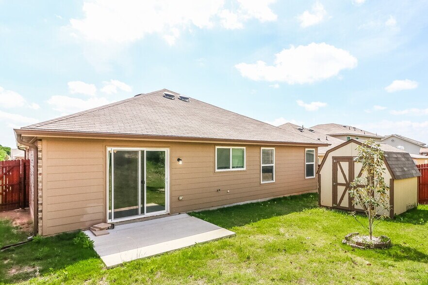Building Photo - 3132 Middleview Rd