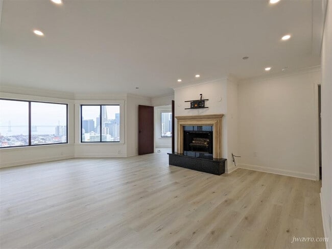 Building Photo - 2 Fallon Pl