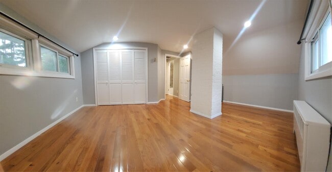 Building Photo - 18 Bamboo Ln