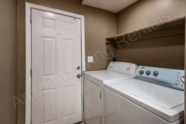 Building Photo - RENOVATED, PRIVATE & SPACIOUS HOME