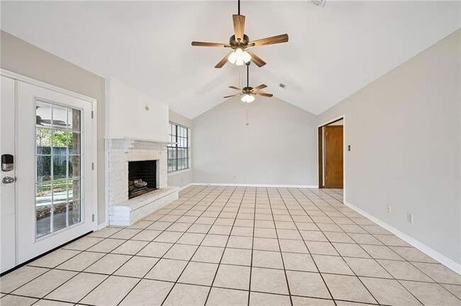 Building Photo - 101 Herwig Bluff Rd