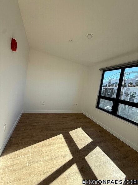 Building Photo - 199 Gardner St