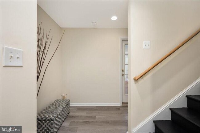 Building Photo - 6 Riggs Rd