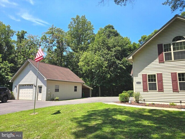 Building Photo - 15401 Jamies Way