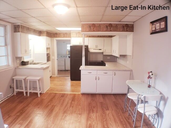 Kitchen with Ample cabinets and counterspace - 30 Umberto Ave