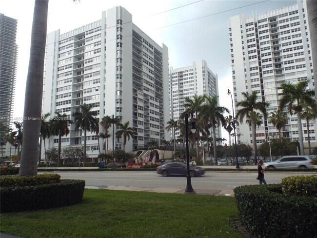 Building Photo - 1890 S Ocean Dr