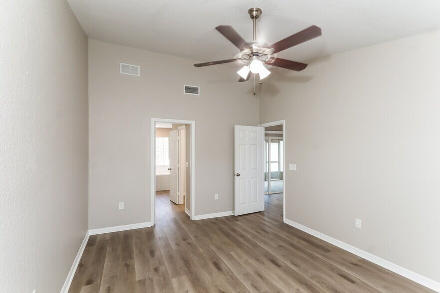 Building Photo - 4618 Great Blue Heron Dr