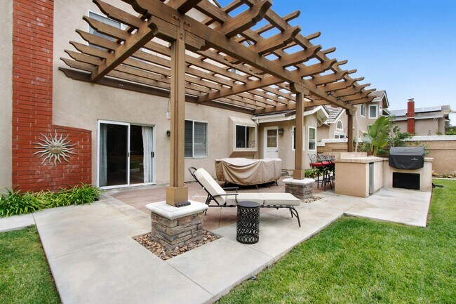 Building Photo - 3 Bed 2 1/2 Bath | 2 Story Home Lactated in Chapparrosa Park, Palisades, Laguna Niguel