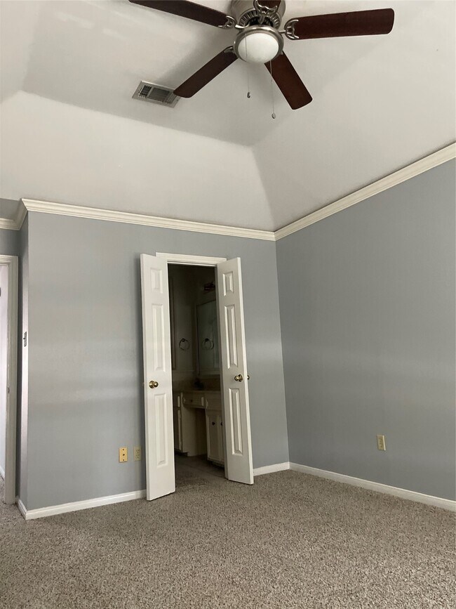 Building Photo - 5515 Strack Rd