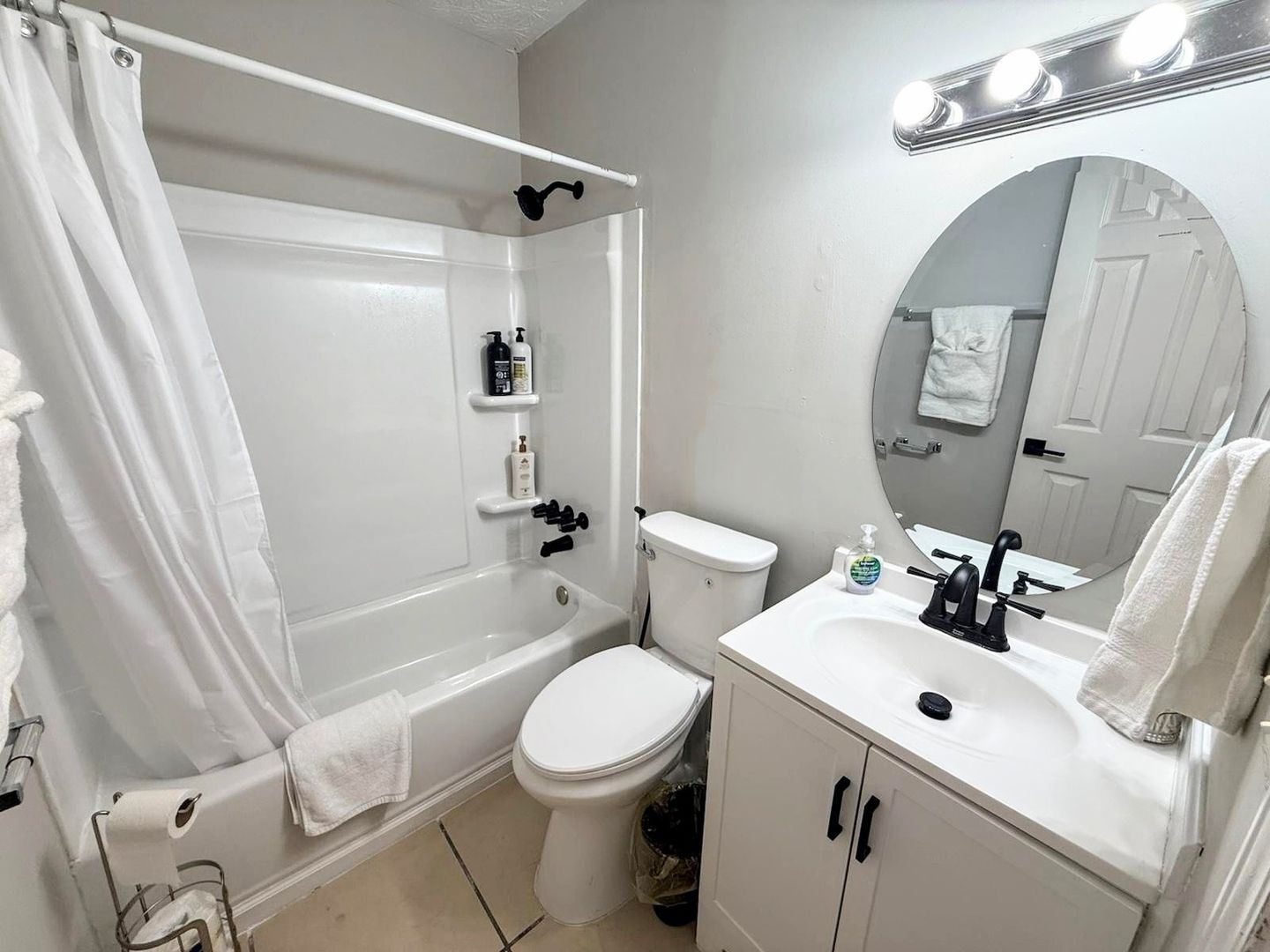 Building Photo - 5405 Glen Haven Dr