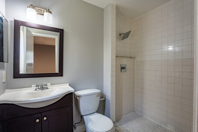 Building Photo - 3504 Superior Ct