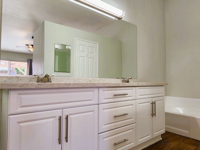 Building Photo - Updated Hemet Home, 2Bd, 2Ba, Bonus Room