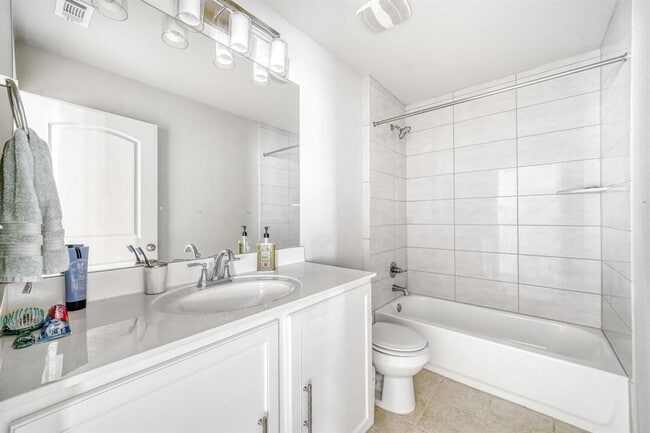 Building Photo - 8303 Cottage Rose Dr