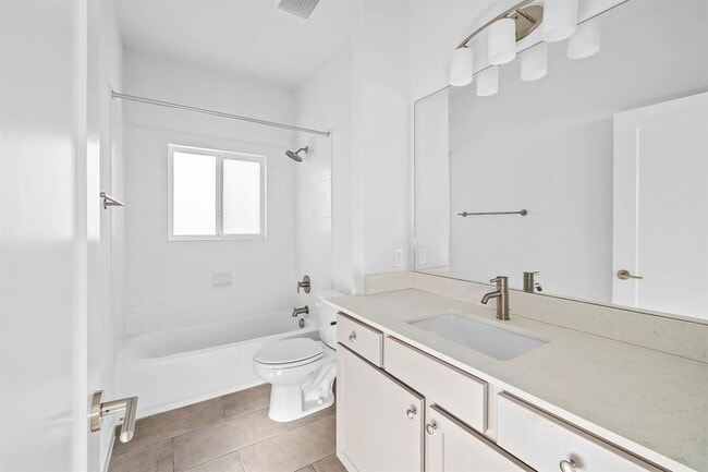 Building Photo - 6800 Menchaca Rd