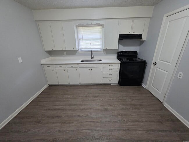 Building Photo - 8709 Duncan Dr