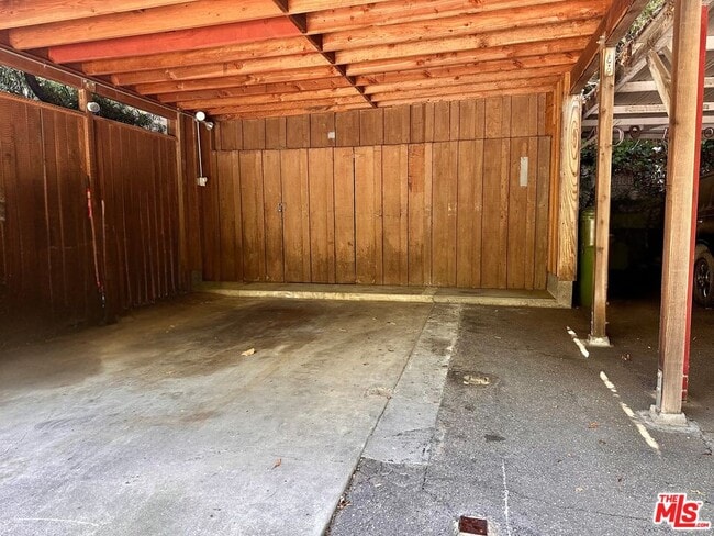 Building Photo - 8350 Lookout Mountain Ave