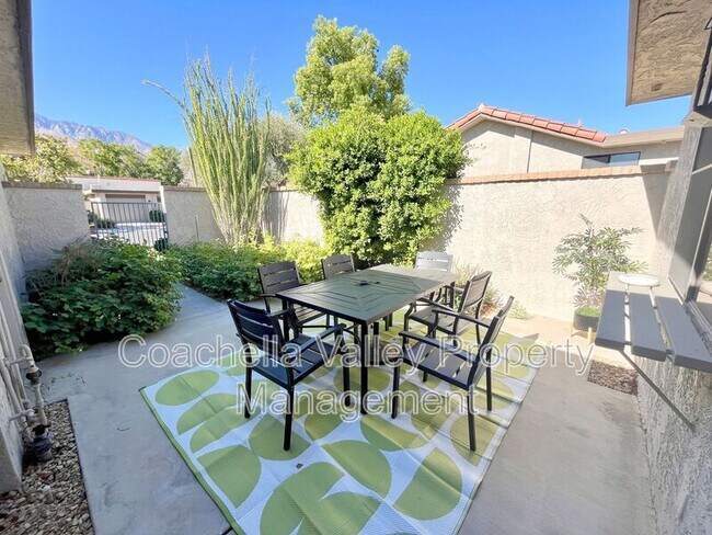 Building Photo - 1310 Campeon Cir