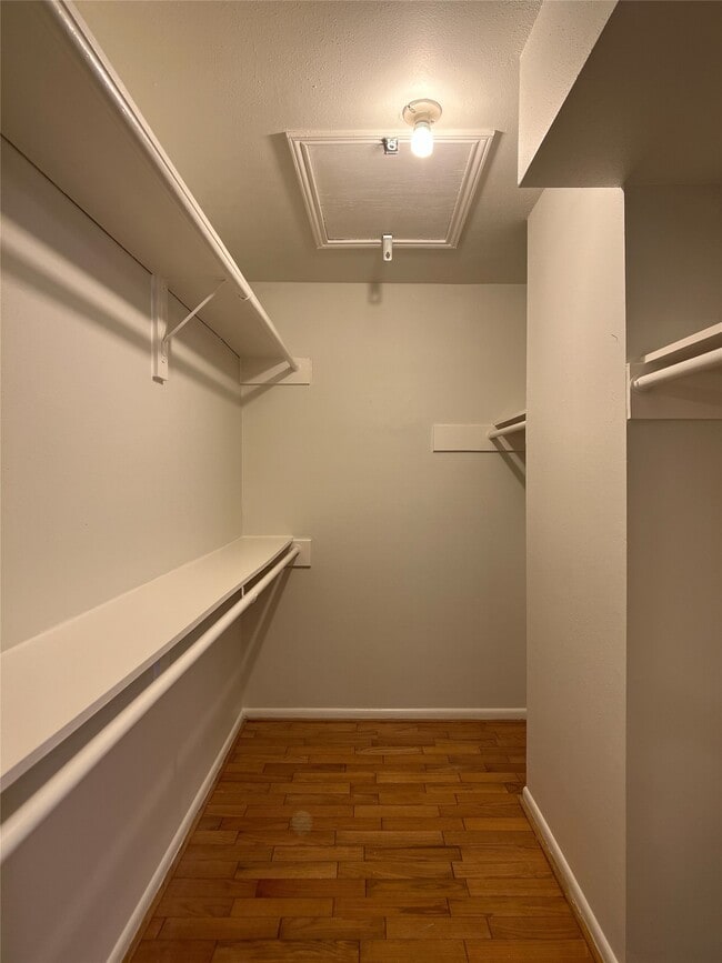 Building Photo - 1601 S Shepherd Dr