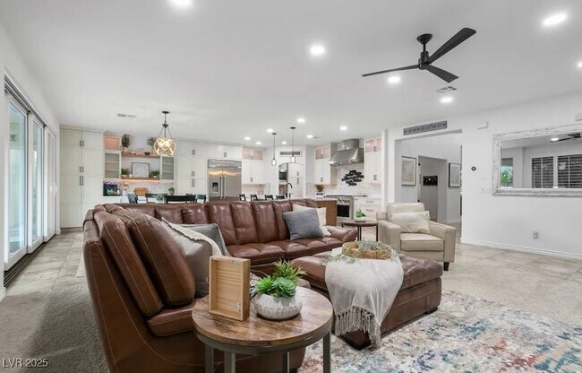 Building Photo - 7277 Sashaying Spirit Ct