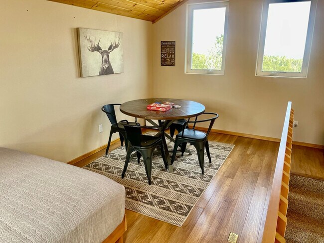 Building Photo - 213 S West St