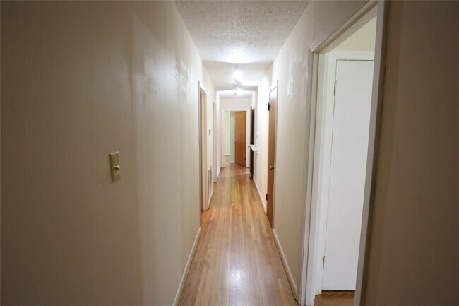 Building Photo - 4018 Nenana Dr