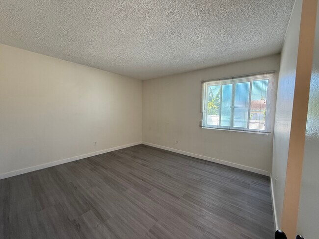 Master Bedroom - 1112 Opal St