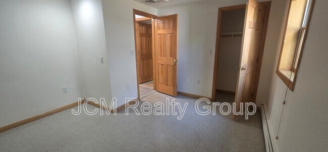Building Photo - 120 Savage St