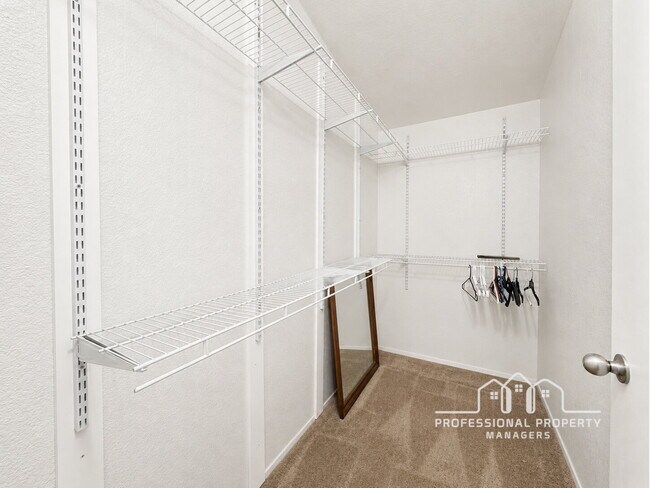 Building Photo - 3-bedroom, 2-bathroom home in West Wellton
