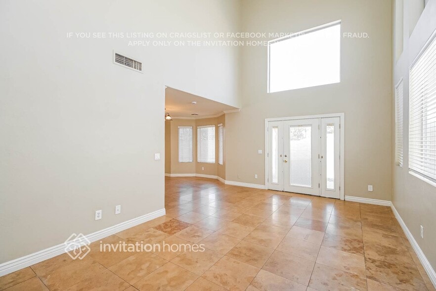 Building Photo - 3719 E Inverness Ave