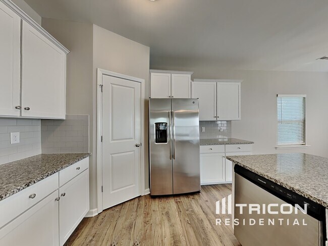 Building Photo - 1717 Marita Dr