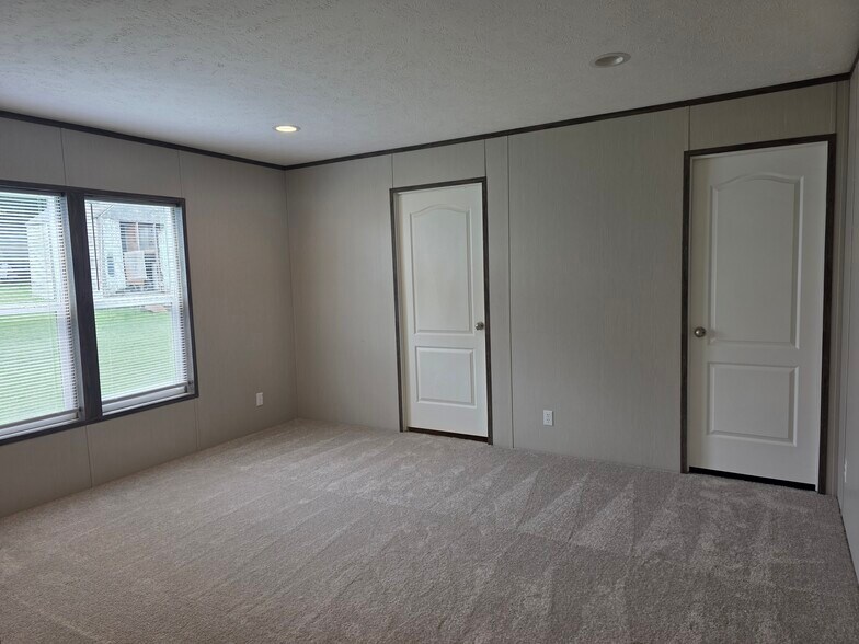 Building Photo - 4049 Trout Ln