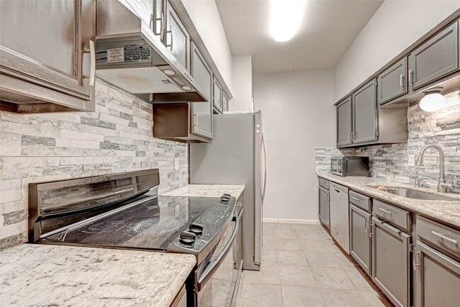 Building Photo - 3780 Tanglewilde St